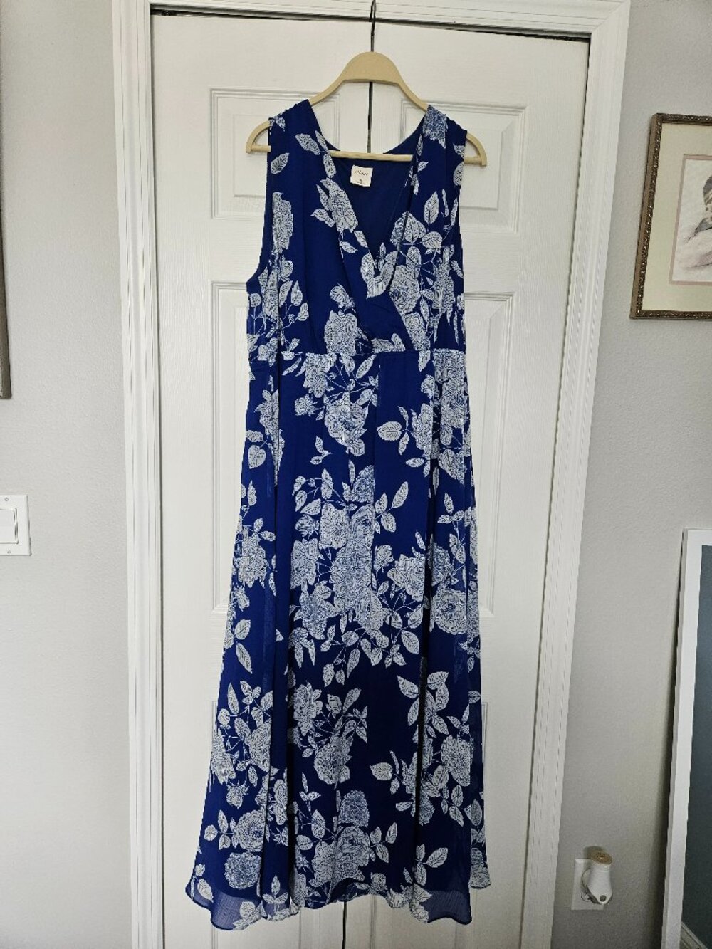 Floral Print Blue Sleeveless V-Neck Dress